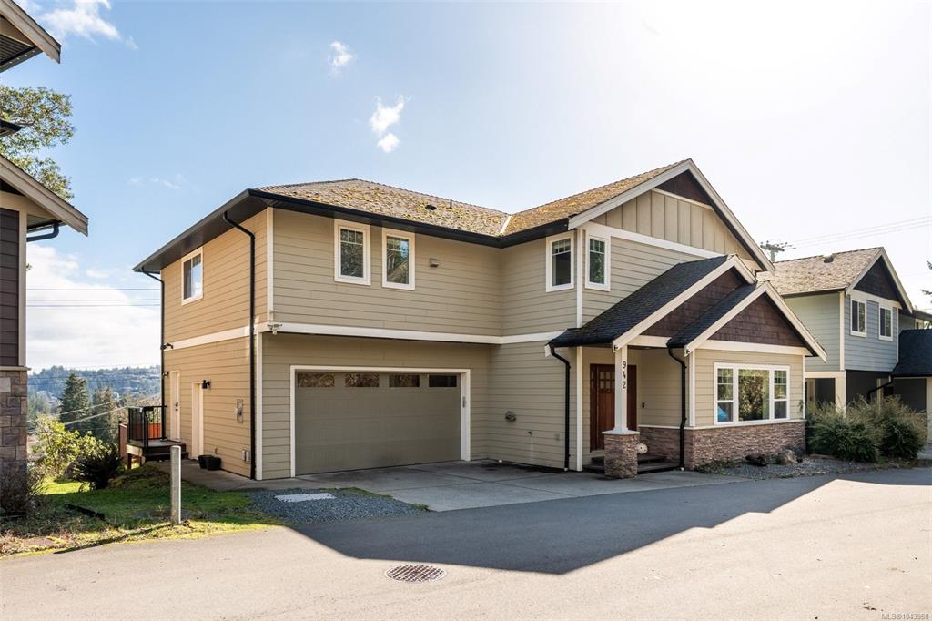 942 Arngask Ave, 1043968, BC,