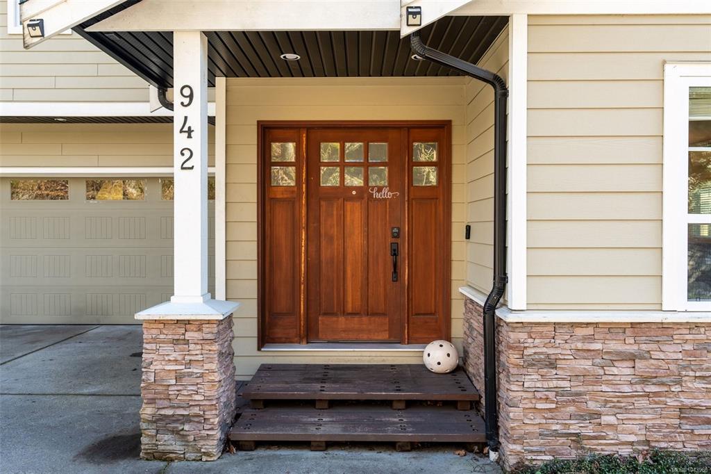 Fifth View of 942 Arngask Ave, Langford, BC, V9B 5X7
