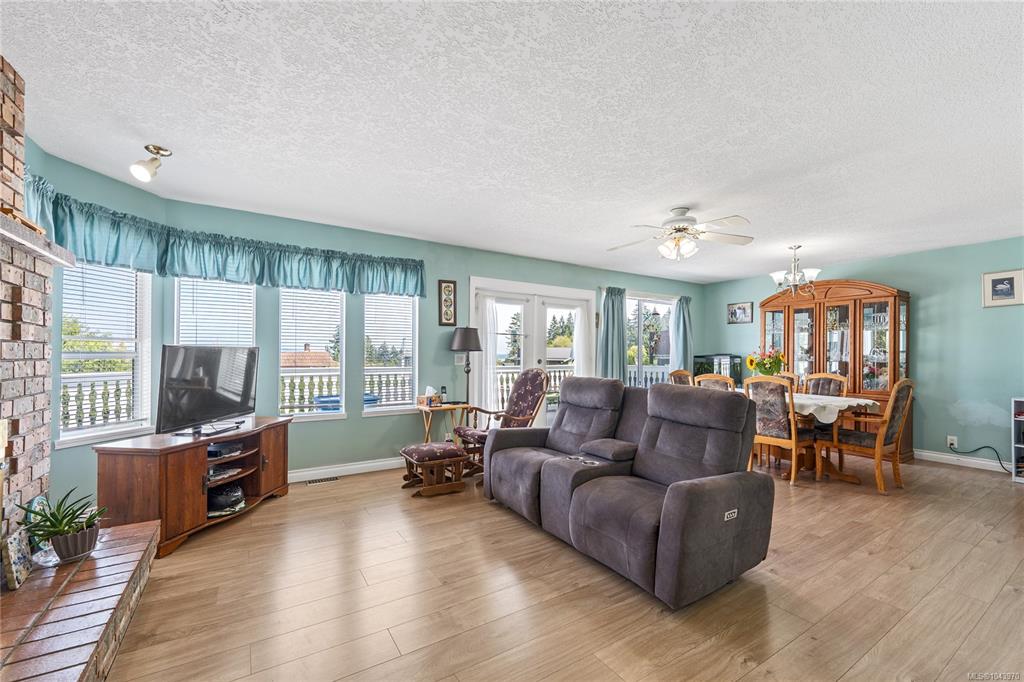 Third View of 429 Davis Rd, Ladysmith, BC, V9G 1V4