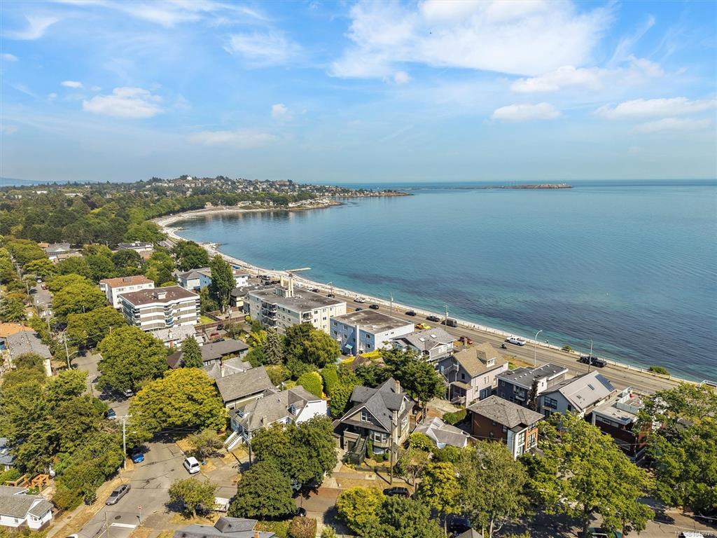 Third View of 31 Bushby St, Victoria, BC, V8S 1B3