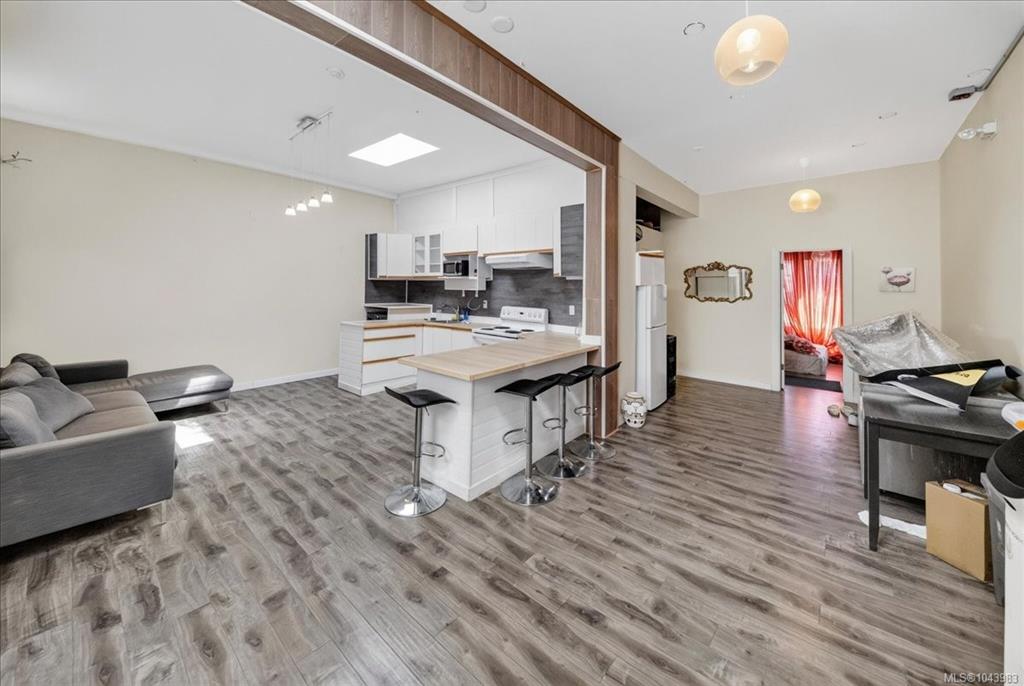 Second View of 1015 Fort St, Victoria, BC, V8V 3K5