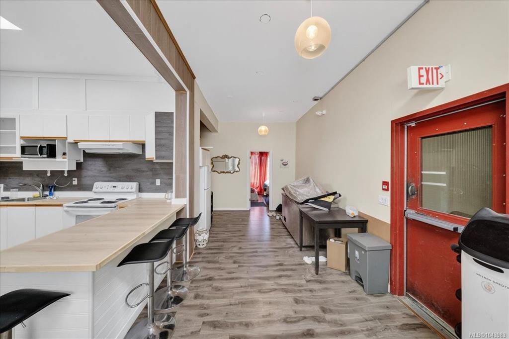 Third View of 1015 Fort St, Victoria, BC, V8V 3K5