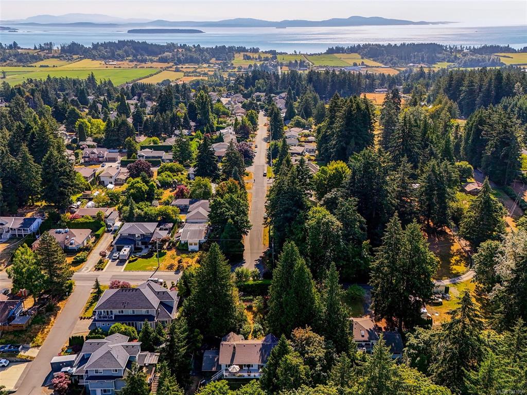 Third View of 6232 Rodolph Rd, Central Saanich, BC, V8Z 5V8
