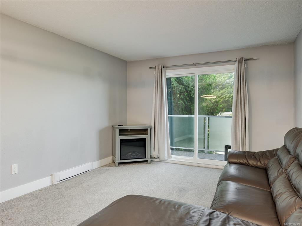 Fourth View of 3252 Glasgow Ave, Glasgow Court, Saanich, BC, V8X 1M2