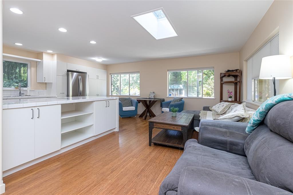 Fifth View of 2500 Florence Lake Rd, Langford, BC, V9B 4H2