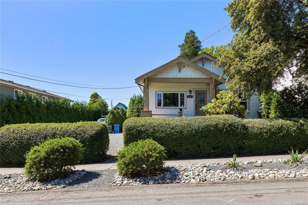 Third View of 643 Kennedy St, Nanaimo, BC, V9R 2J9