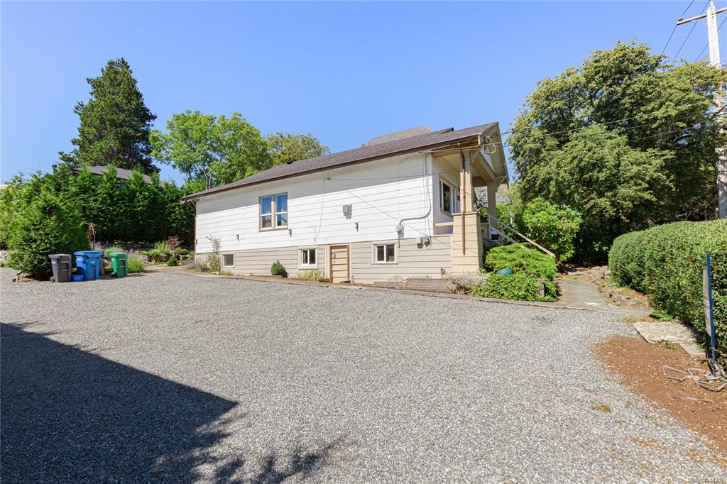 Fifth View of 643 Kennedy St, Nanaimo, BC, V9R 2J9
