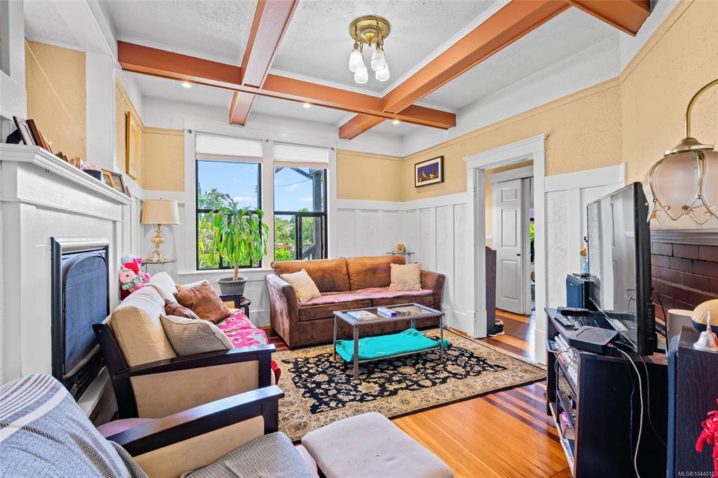 Fourth View of 1439 Haultain St, Victoria, BC, V8R 2J8