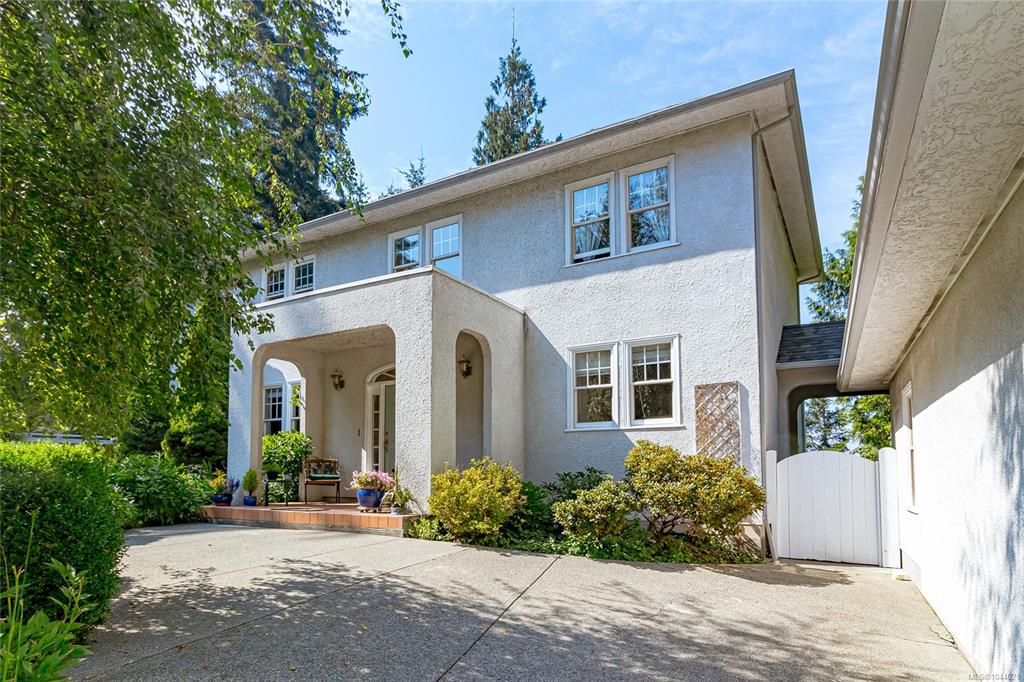 Fifth View of 11418 Sycamore Pl, North Saanich, BC, V8L 5L2