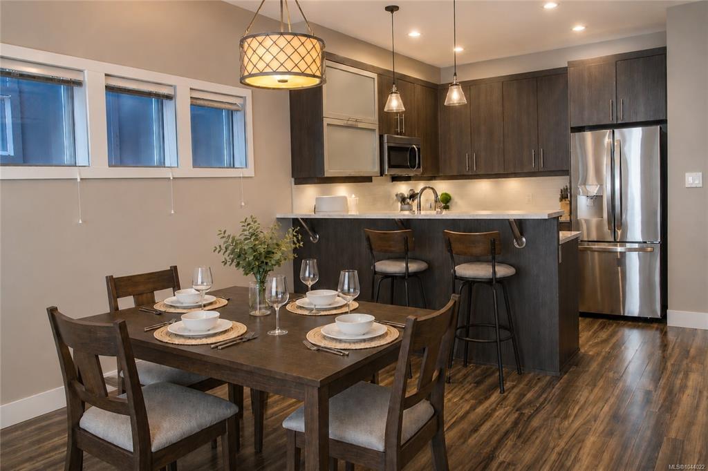 2726 Peatt Rd, 1044022, BC,