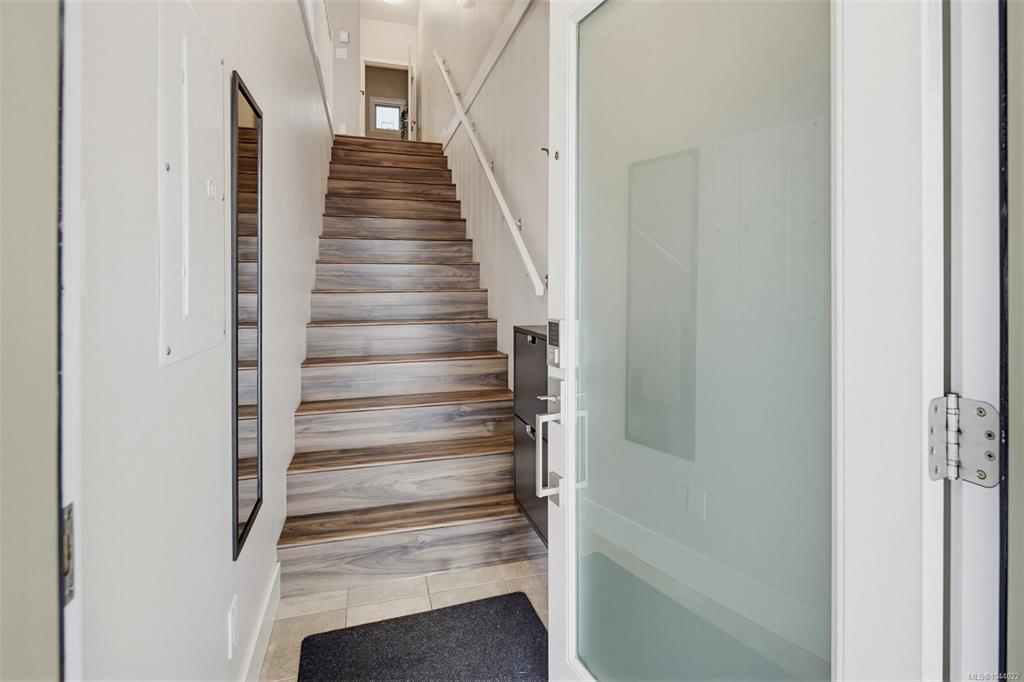 Fifth View of 2726 Peatt Rd, Langford, BC, V9B 3V3