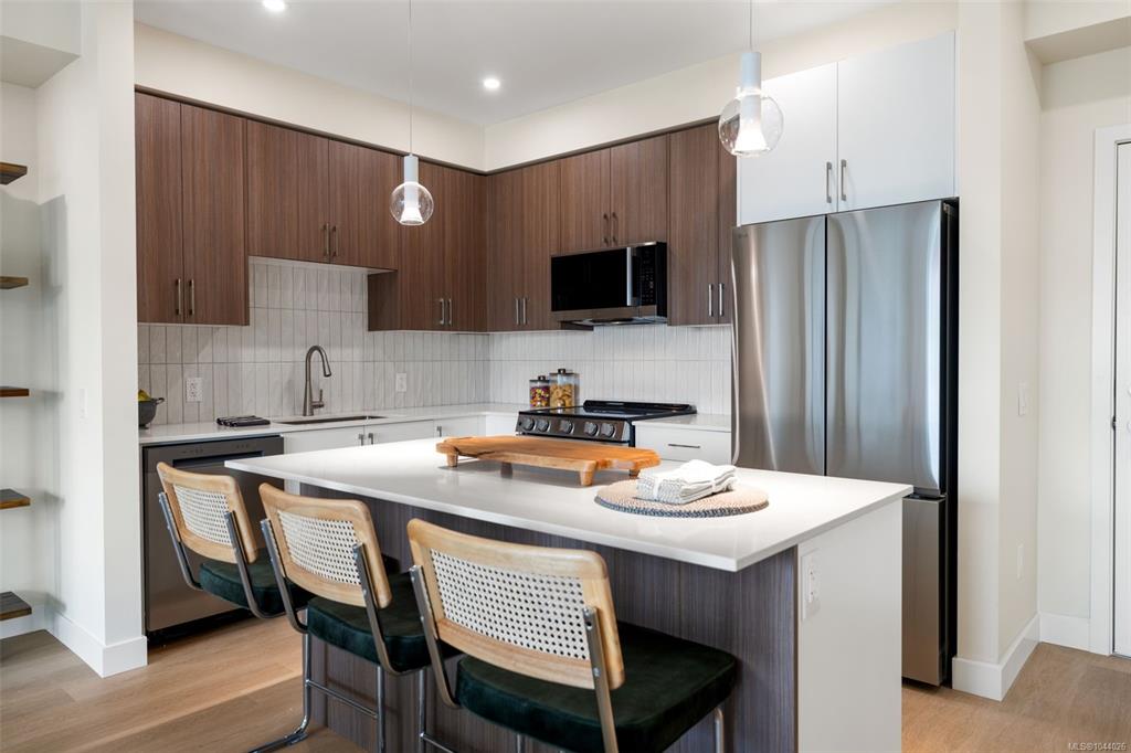 777 Station Ave, 1044026, BC,