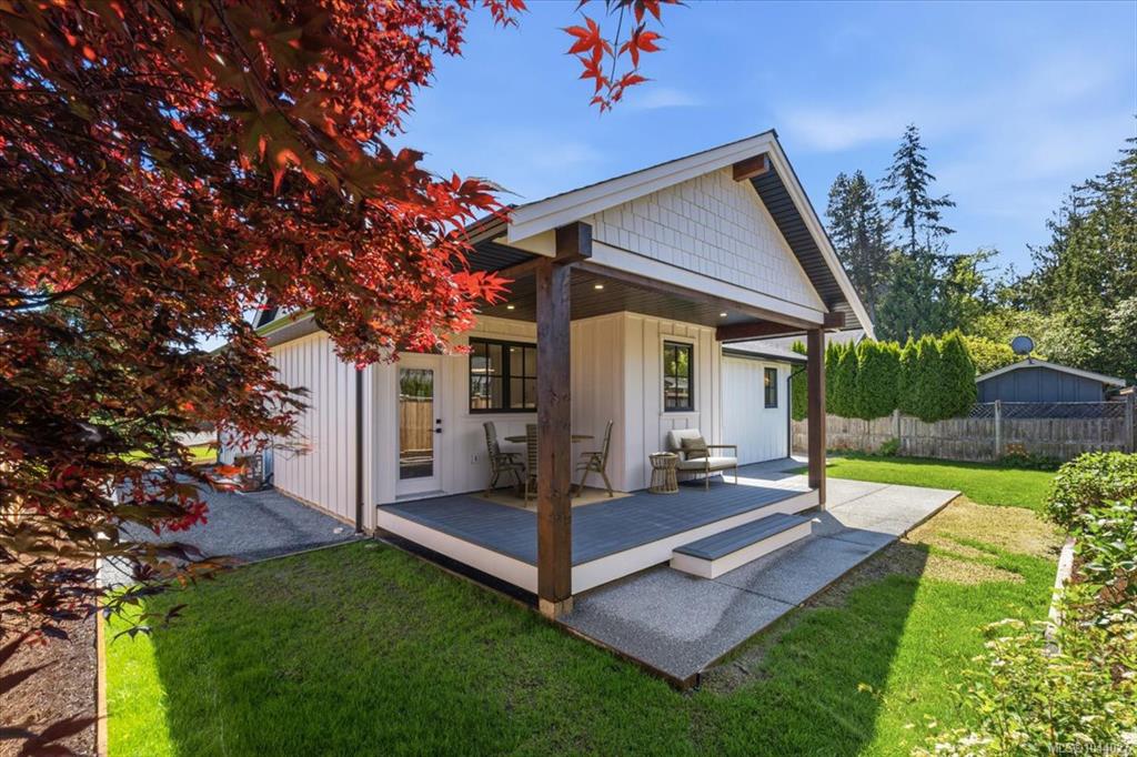Third View of 846 Woodside Cres, Qualicum Beach, BC, V9K 2K8