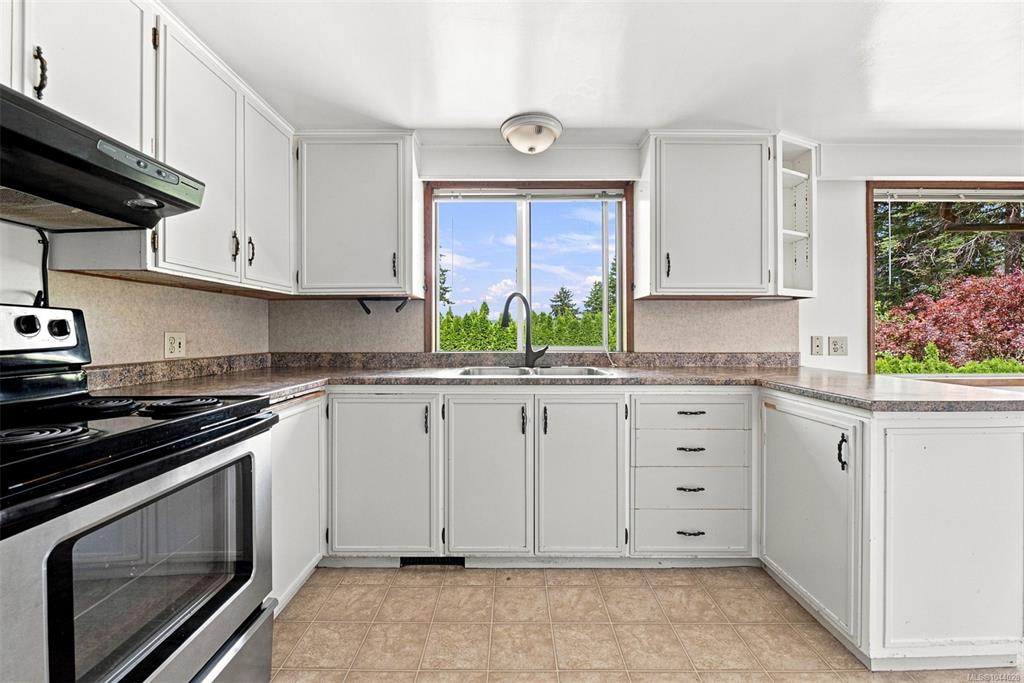 Third View of 1900 Leyns Rd, Saanich, BC, V8N 2Z8