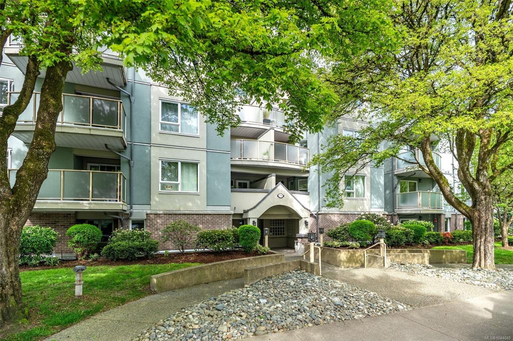 Third View of 2710 Grosvenor Rd, Victoria, BC, V8T 3M9