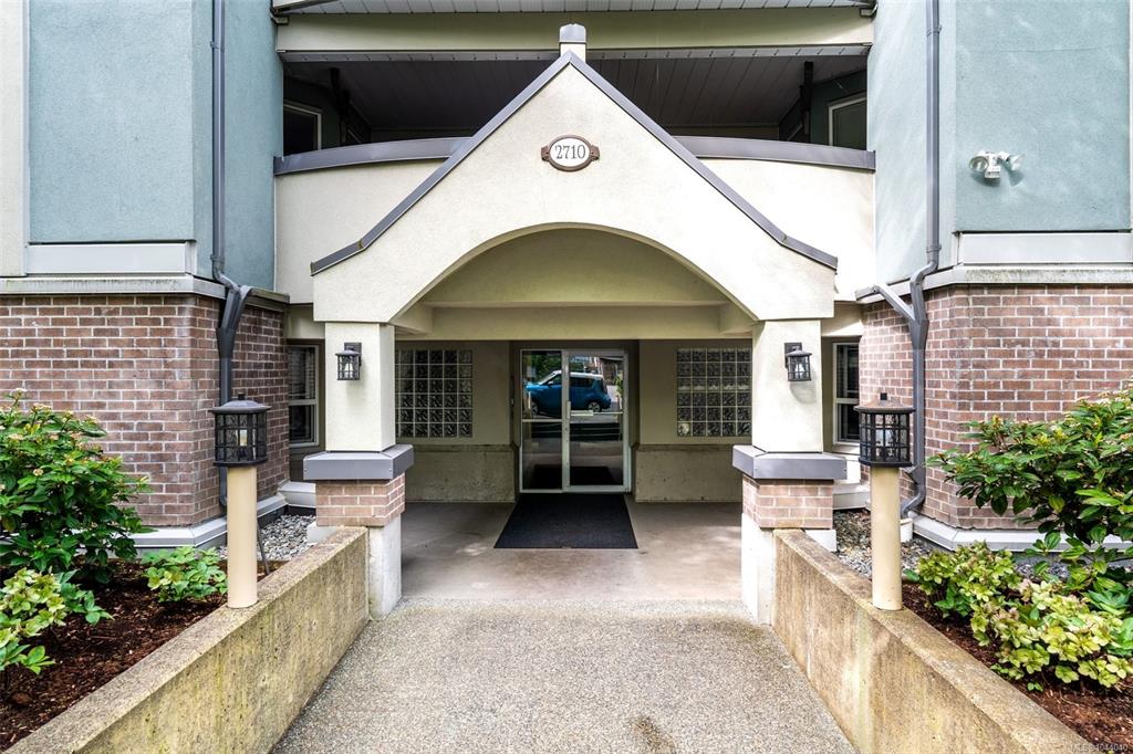 Fourth View of 2710 Grosvenor Rd, Victoria, BC, V8T 3M9
