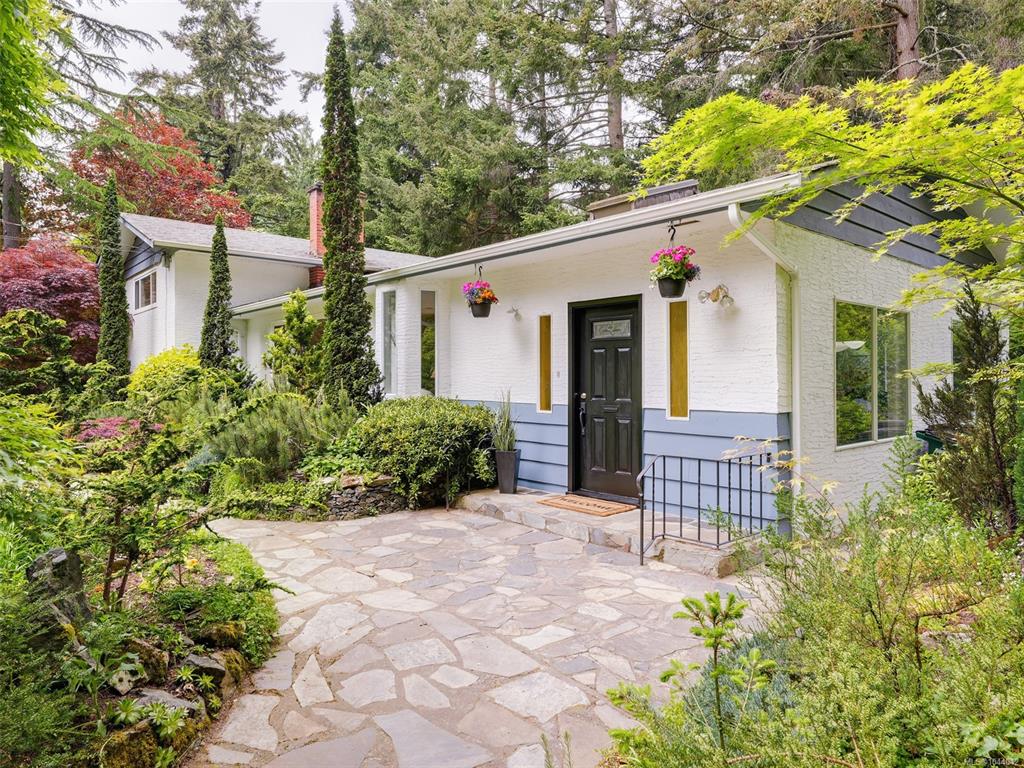 743 Helvetia Cres, 1044042, BC,