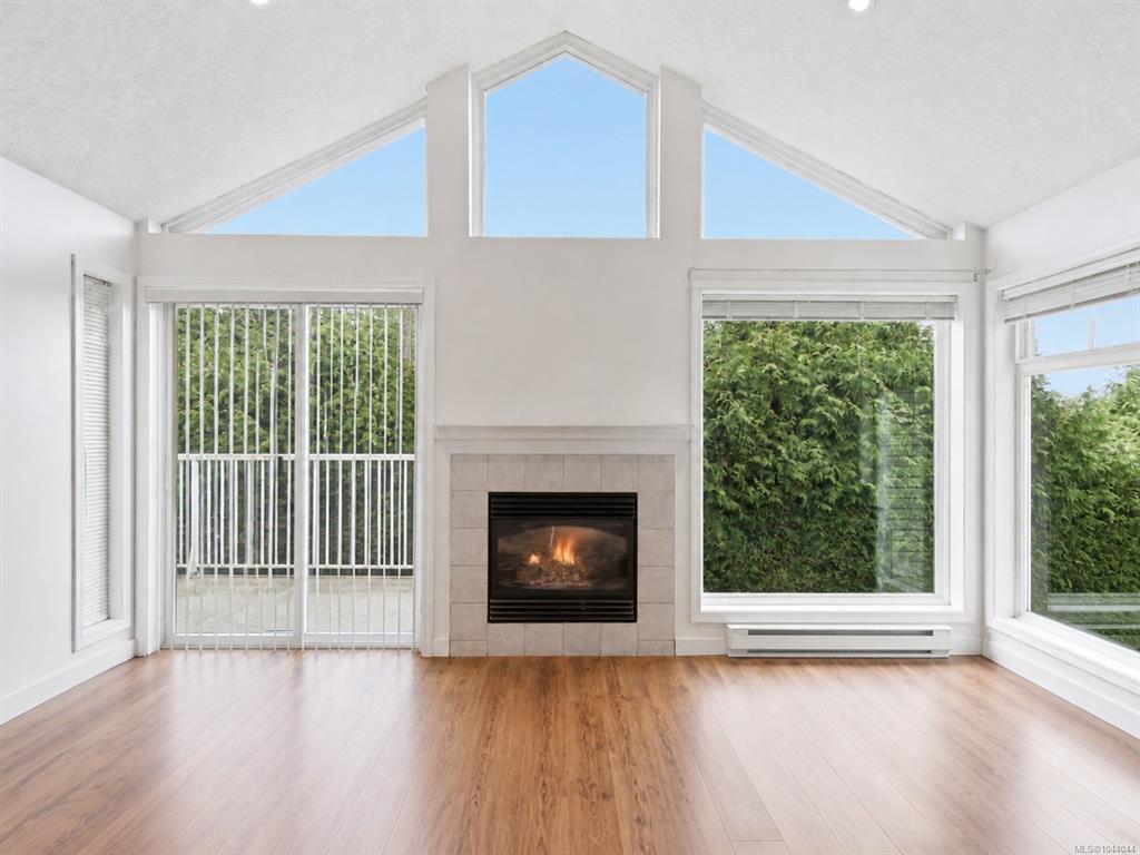 571 Bradley St, 1044044, BC,