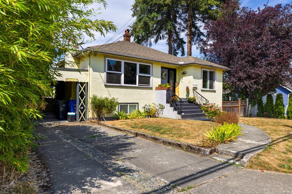 Third View of 461 Howard Ave, Duncan, BC, V9L 3M9