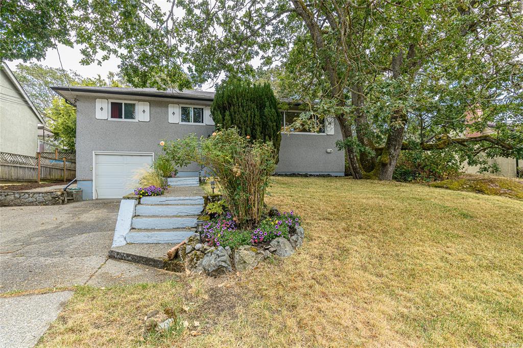 Second View of 2975 Harriet Rd, Victoria, BC, V9A 1T2
