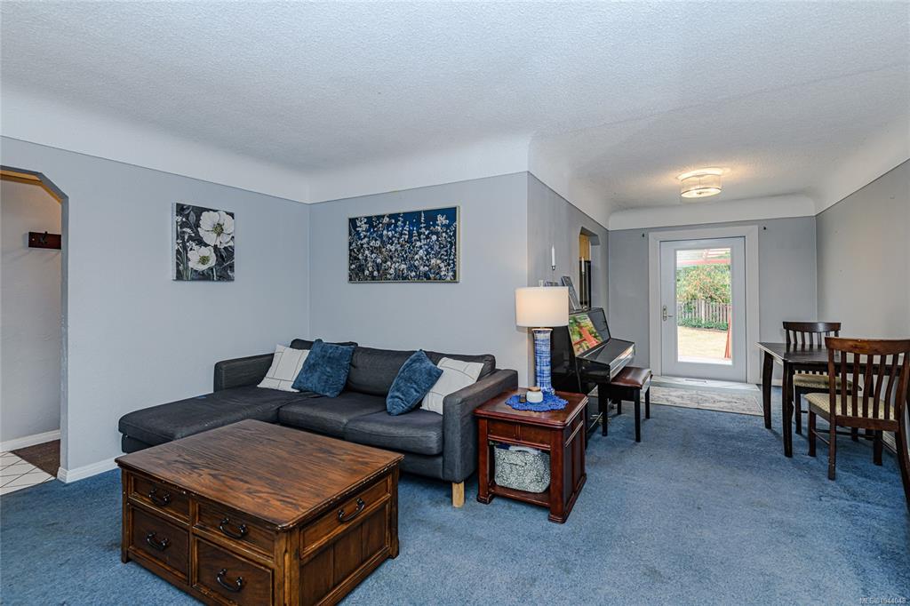 Fourth View of 2975 Harriet Rd, Victoria, BC, V9A 1T2