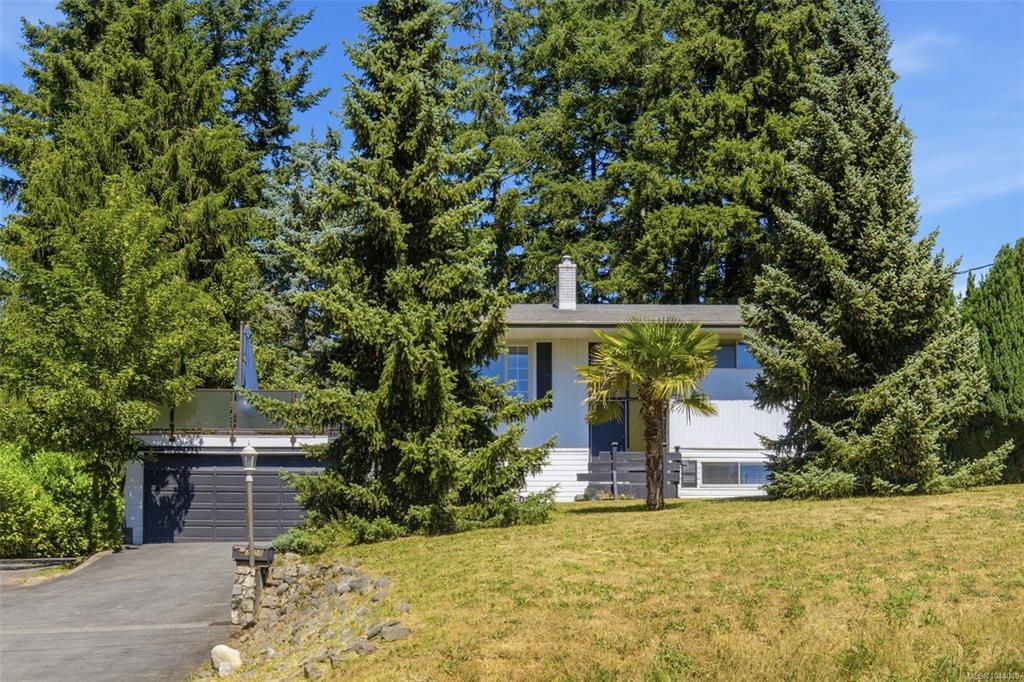 Third View of 2358 Tanner Rd, Central Saanich, BC, V8Z 5P7