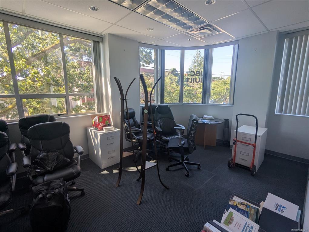 Fourth View of 2750 Quadra St, Victoria, BC, V8T 4E8