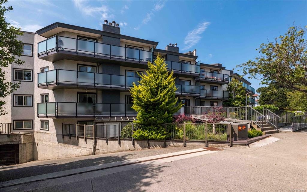 1241 Fairfield Rd, 1044062, BC,