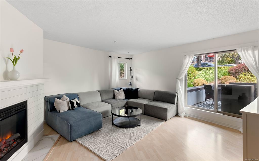 Third View of 1241 Fairfield Rd, Worthington Court, Victoria, BC, V8V 3B3
