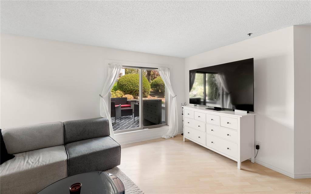 Fourth View of 1241 Fairfield Rd, Worthington Court, Victoria, BC, V8V 3B3