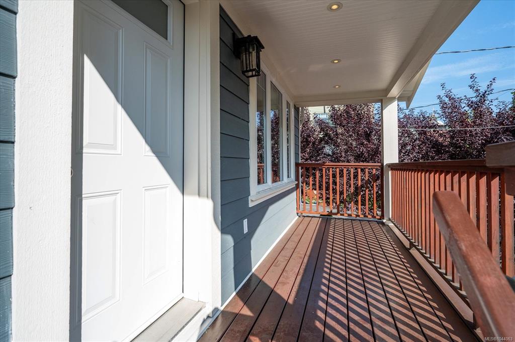 Fifth View of 351 Wesley St, Nanaimo, BC, V9R 2T5