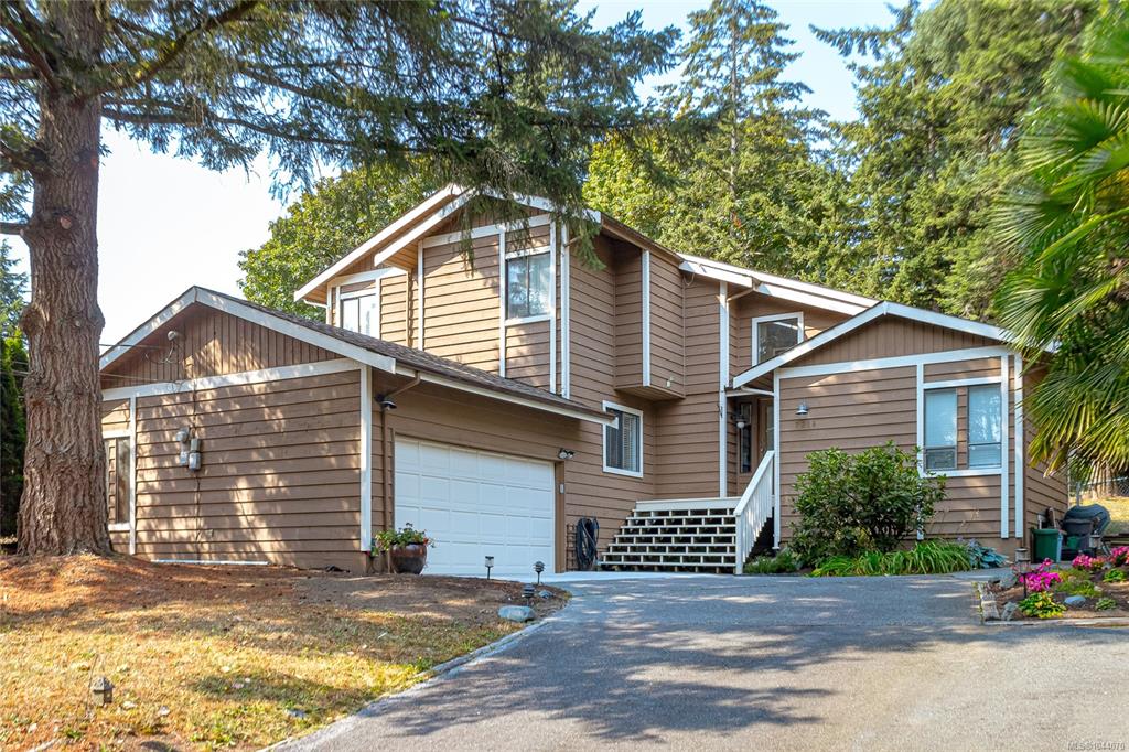 7318 Veyaness Rd, 1044070, BC,