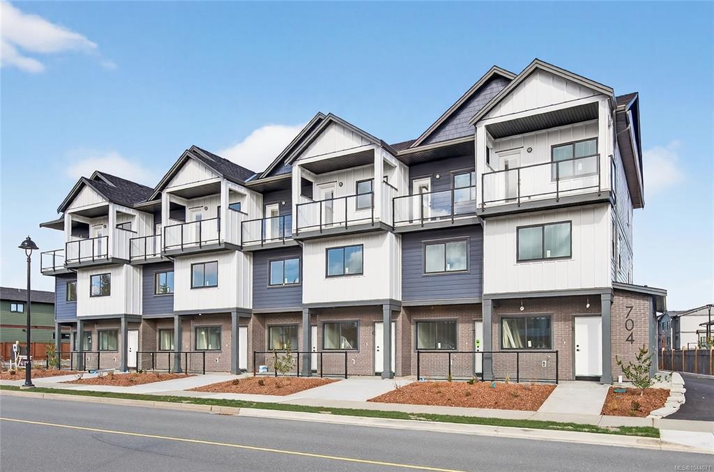 704 Beaver Creek Blvd, 1044071, BC,