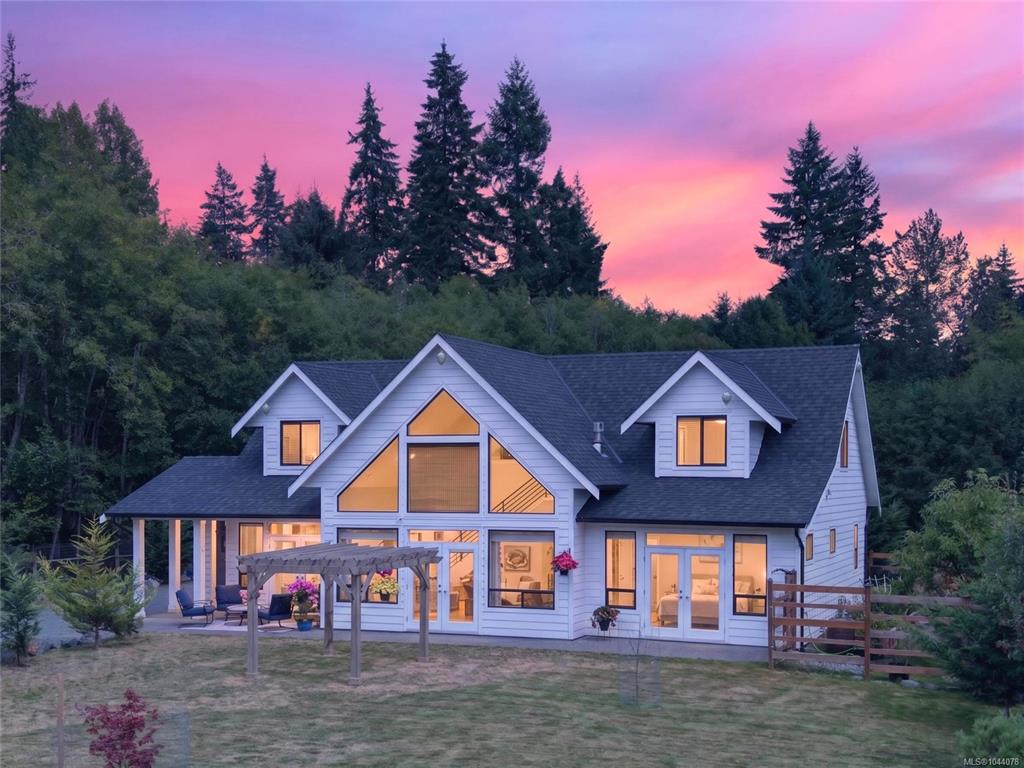Fifth View of 8740 Oyster River Way, Black Creek, BC, V9J 1K3