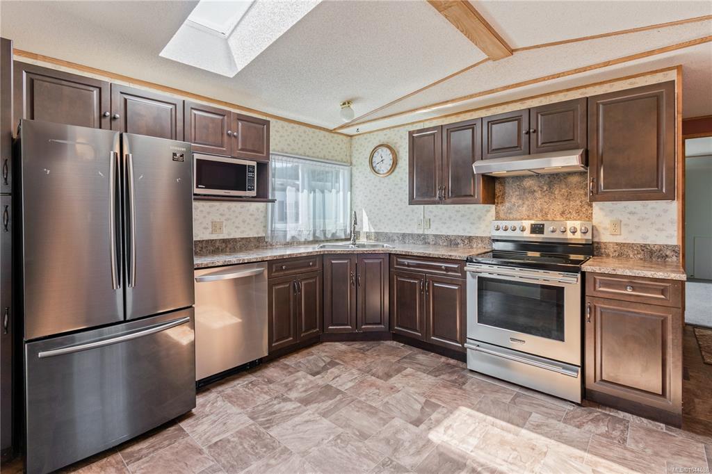 Fifth View of 2301 Arbot Rd, Wish-Sha Mobile Home Park, Nanaimo, BC, V9R 6S7