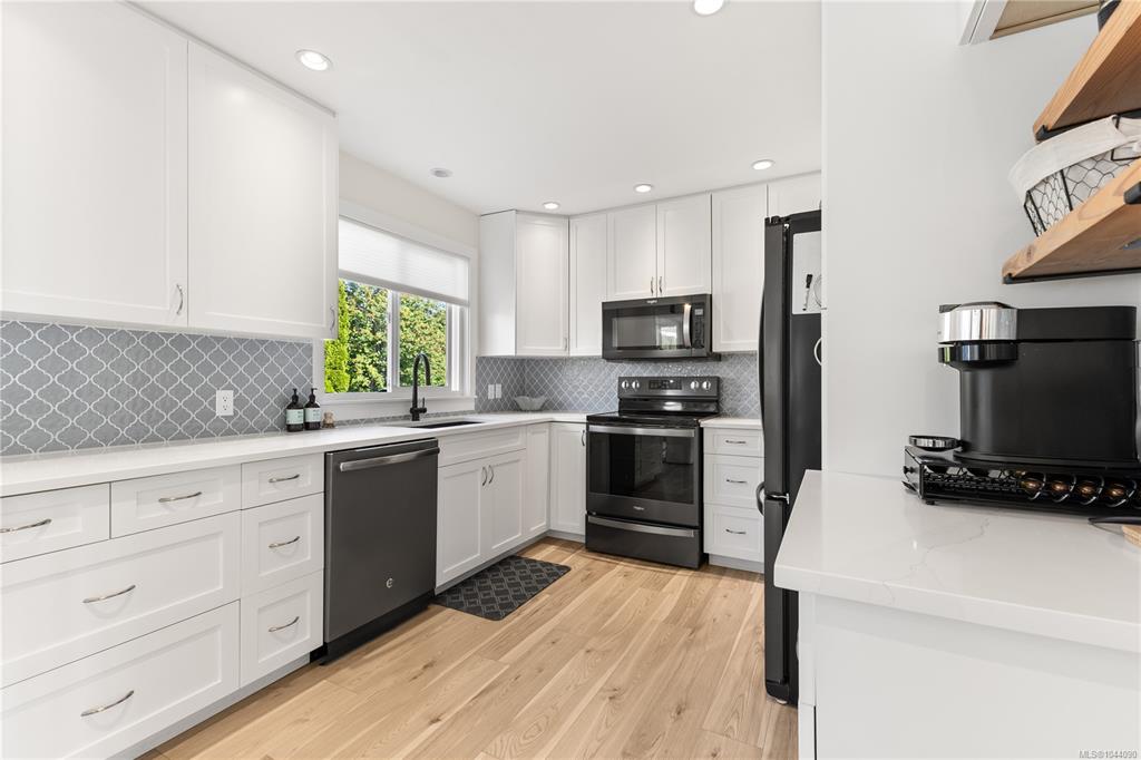 Fifth View of 604 Galerno Rd, Campbell River, BC, V9W 5Y2