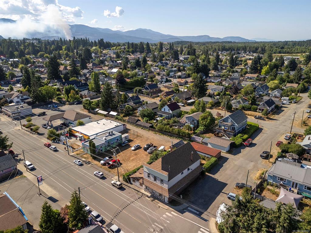 Third View of 2780 Dunsmuir Ave, Cumberland, BC, V0R 1S0