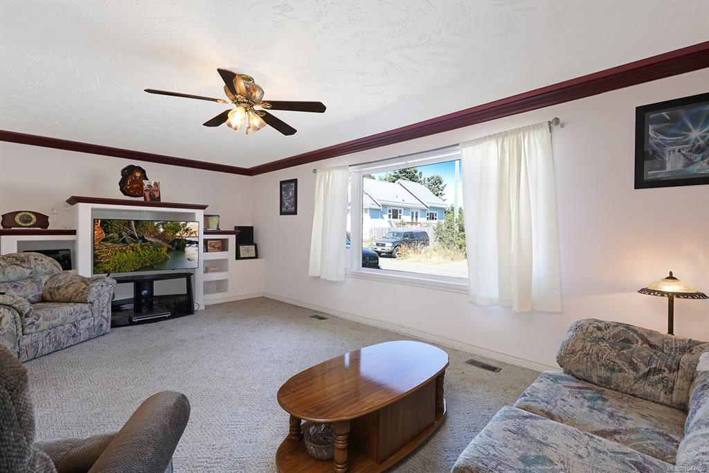 Fourth View of 2780 Dunsmuir Ave, Cumberland, BC, V0R 1S0