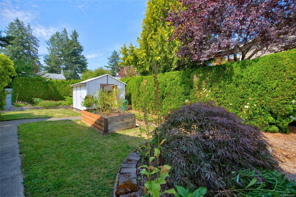 Third View of 325 Quarry Rd, Comox, BC, V9M 3C4