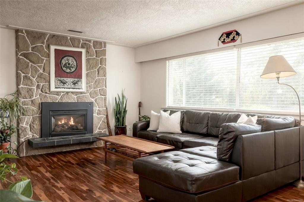 Fourth View of 7031 West Saanich Rd, Central Saanich, BC, V8M 1G8