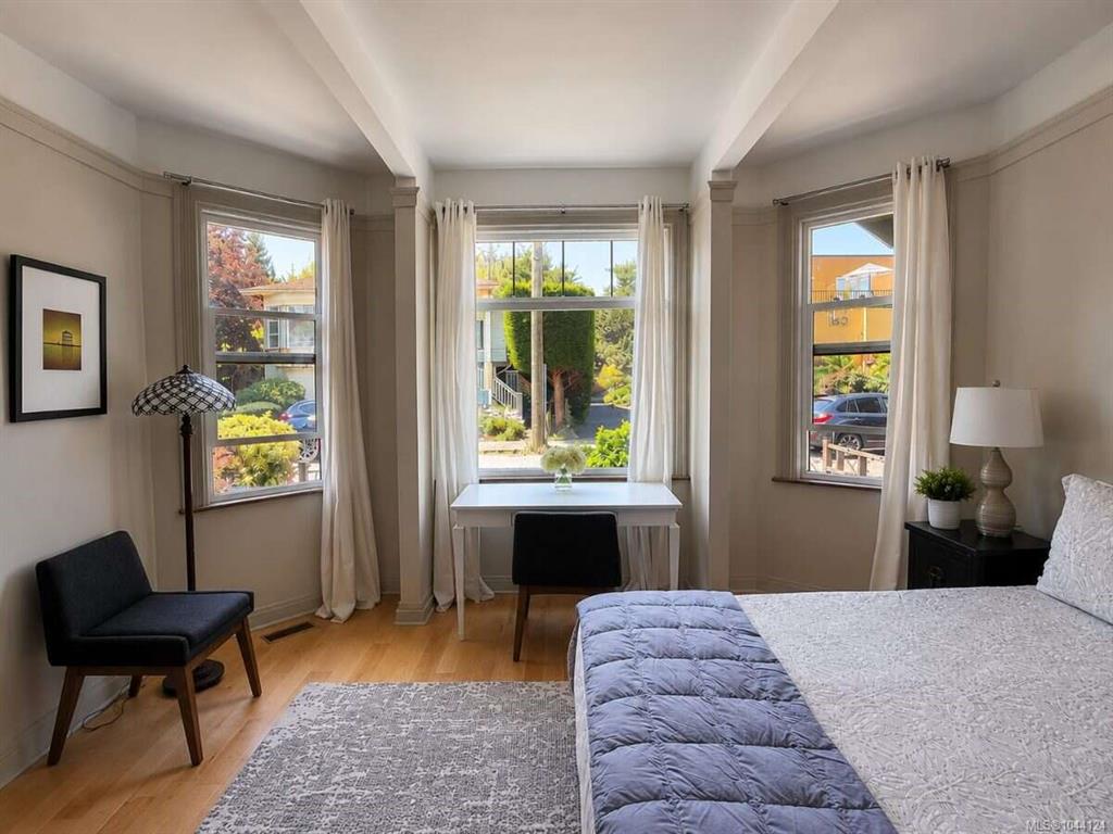 Third View of 147 St Lawrence St, Victoria, BC, V8V 1X9