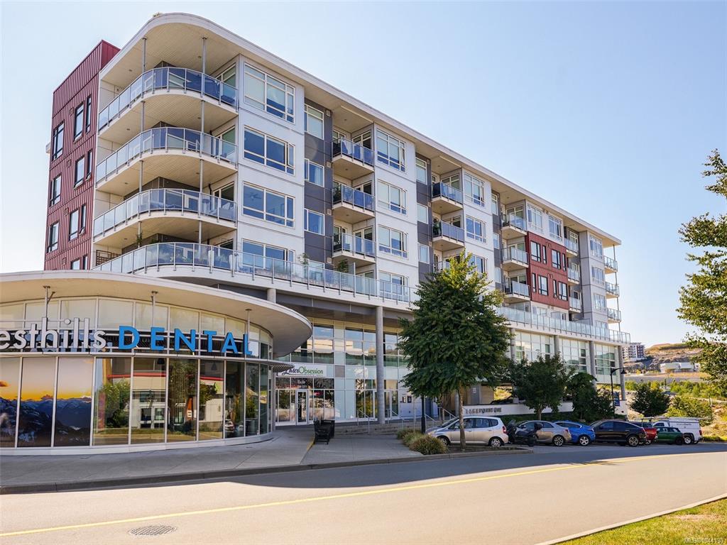 1311 Lakepoint Way, 1044130, BC,