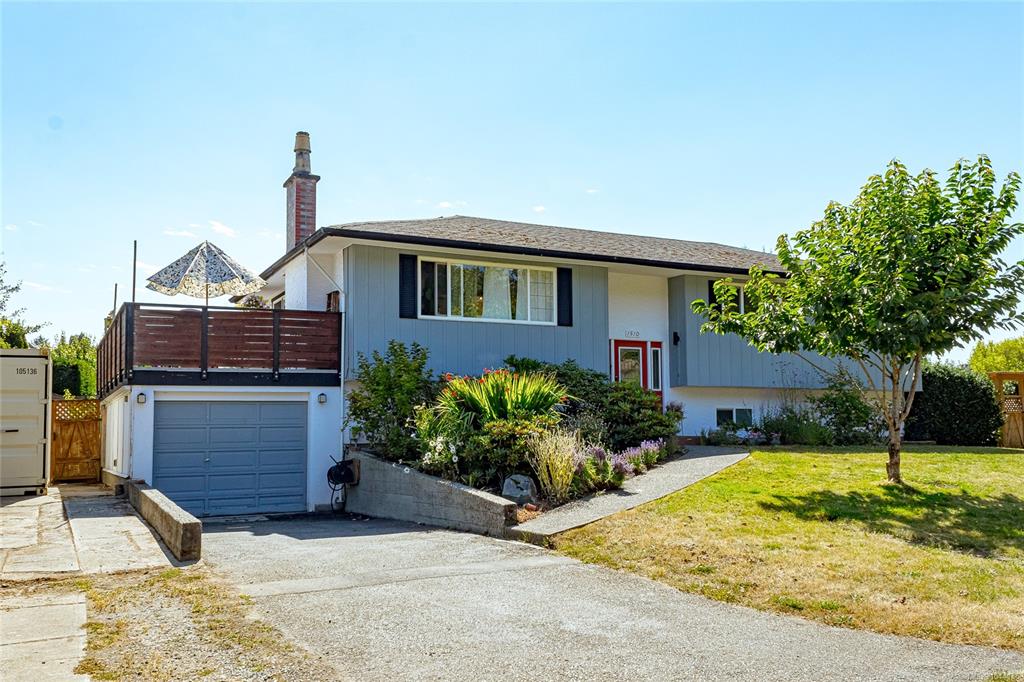 Third View of 1510 Edgemont Rd, Saanich, BC, V8N 4P9