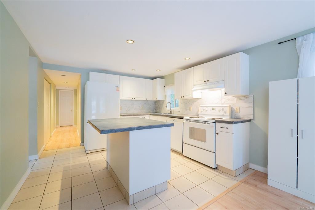 Fourth View of 1310 Spruston Rd, Nanaimo, BC, V9X 1R2