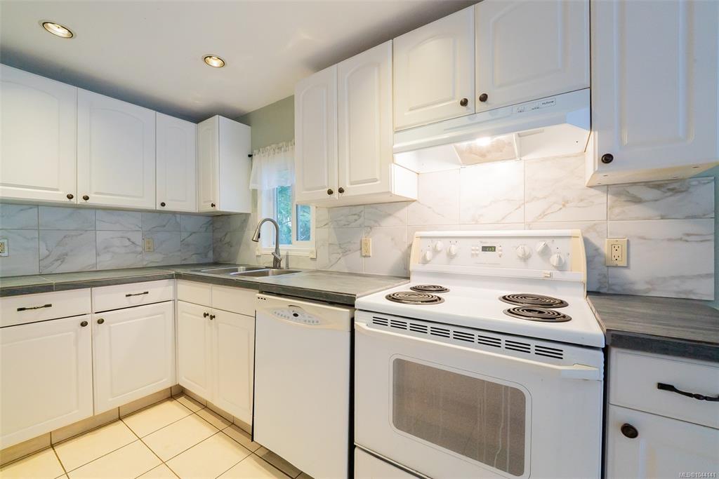 Fifth View of 1310 Spruston Rd, Nanaimo, BC, V9X 1R2