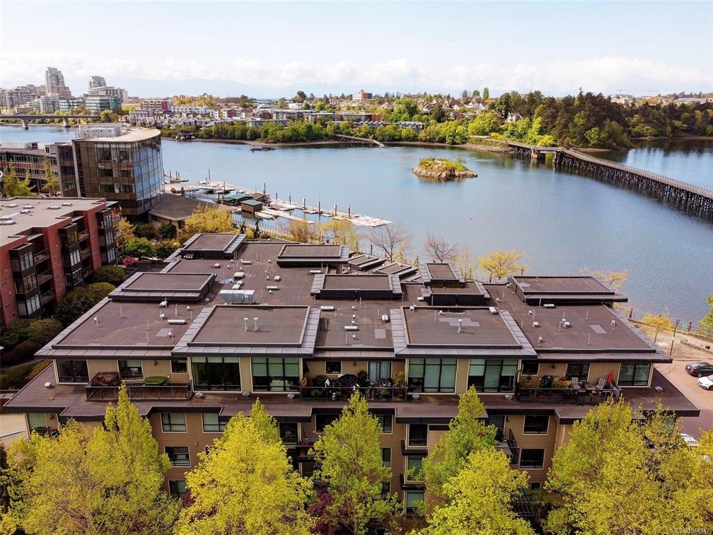 330 Waterfront Cres, 1044147, BC,
