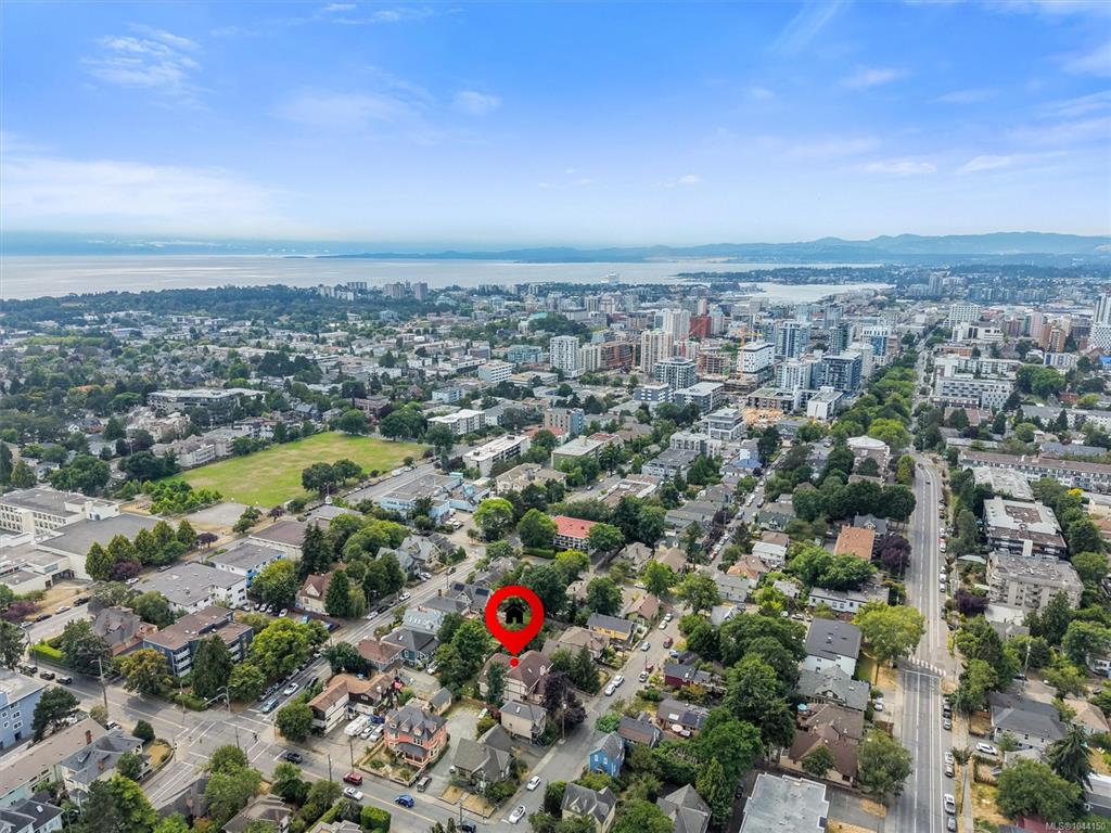 Third View of 1335 Rudlin St, Victoria, BC, V8V 3R9