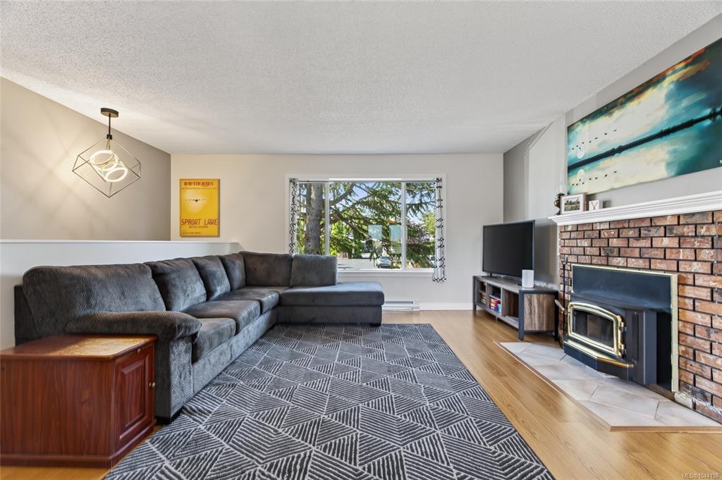 Fifth View of 2188 Calvin Ave, Sidney, BC, V8L 4C3