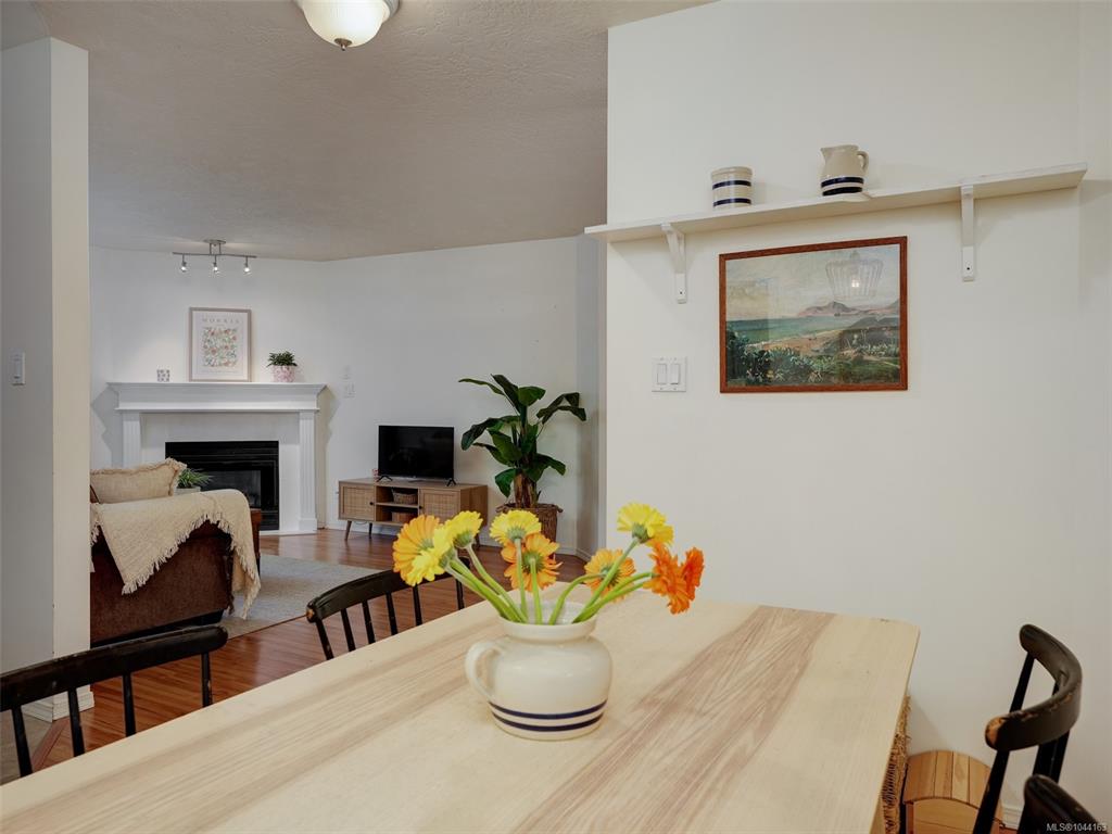 Fifth View of 494 Marsett Pl, Park Royal Place, Saanich, BC, V8Z 4J1