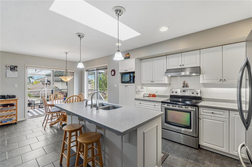 Fifth View of 1107 Aery View Way, MORNINGSTAR, French Creek, BC, V9P 2N9